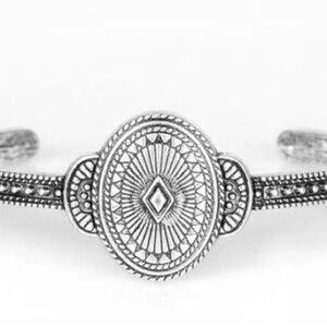 Paparazzi Bracelet Savannah Sunset Silver Bracelet